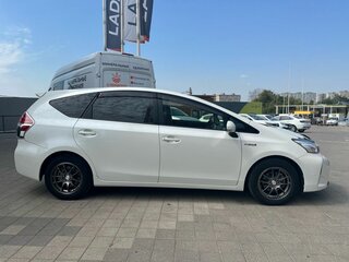 2015 Toyota Prius Alpha I (ZVW40/41) Рестайлинг, белый, 1410000 рублей, вид 4