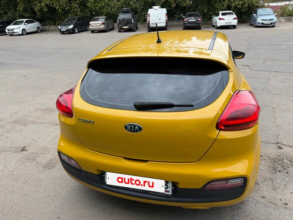 2016 Kia Ceed II Рестайлинг, жёлтый, 800000 рублей - вид 6