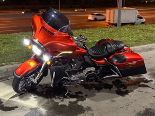 2017 Harley-Davidson CVO Street Glide, красный, 2900000 рублей, вид 1
