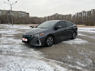 2017 Toyota Prius PHV ZVW52 Prime IV (XW50), серый, 2750000 рублей, вид 2