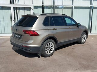 2021 Volkswagen Tiguan II Рестайлинг, коричневый, 2420000 рублей, вид 5