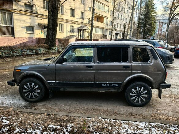 2016 Lada (ВАЗ) 2131 (4x4) I, коричневый, 400000 рублей - вид 6