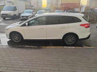 2015 Ford Focus III Рестайлинг, белый, 1000000 рублей, вид 3