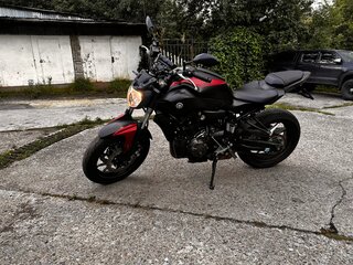 2017 Yamaha MT-07 (FZ-07), красный, 1200000 рублей, вид 1