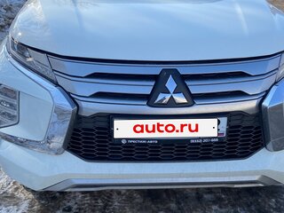 2022 Mitsubishi Montero Sport III Рестайлинг, белый, 3850000 рублей, вид 2