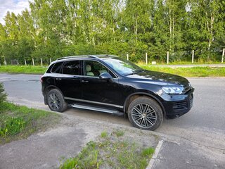 2011 Volkswagen Touareg II, чёрный, 2150000 рублей, вид 3