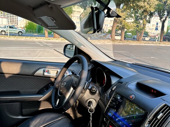 2011 Kia Cerato II, белый, 850000 рублей - вид 11