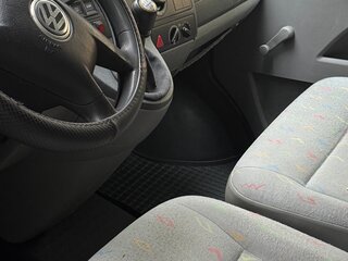 2004 Volkswagen Transporter T5, серый, 2000000 рублей, вид 2