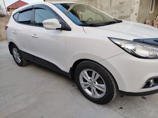2013 Hyundai ix35 I Рестайлинг, белый, 1500000 рублей, вид 3
