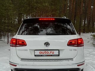 2016 Volkswagen Touareg II Рестайлинг, белый, 3499990 рублей, вид 5