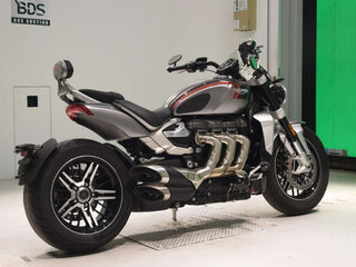 2021 Triumph Rocket III, серебристый, 2050000 рублей, вид 5