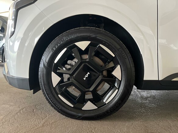 2025 Kia Carnival IV Рестайлинг, белый, 5495000 рублей - вид 24