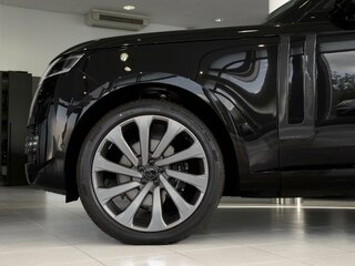 2026 Land Rover Range Rover D350 MHEV V, чёрный, 24900000 рублей, вид 4