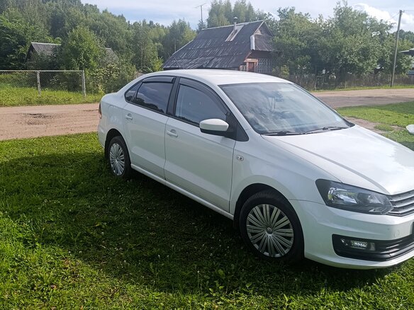 2017 Volkswagen Polo V Рестайлинг, белый, 1150000 рублей - вид 4