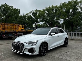 2022 Audi A3 Sportback 35 TFSI IV (8Y), белый, 1725000 рублей, вид 1
