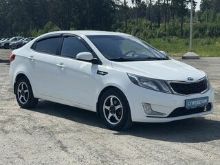 2014 Kia Rio 6-speed III, белый, 679000 рублей, вид 3