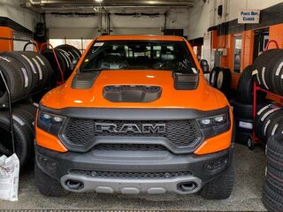 2022 Ram 1500 Crew Cab TRX V, оранжевый, 12983430 рублей, вид 2