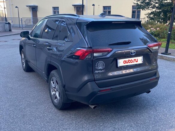 2022 Toyota RAV4 V (XA50), серый, 3200000 рублей - вид 5