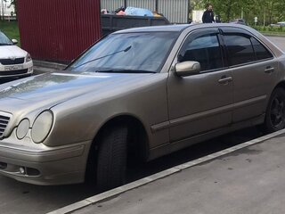 2000 Mercedes-Benz E-Класс 220 II (W210, S210) Рестайлинг, серый, 320000 рублей, вид 2
