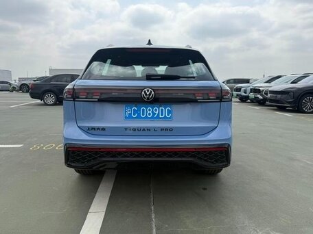 2026 Volkswagen Tiguan L Pro III (China Market), голубой, 4000000 рублей, вид 3