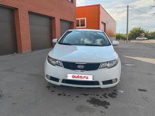 2009 Kia Cerato 4-speed II, белый, 700000 рублей, вид 3