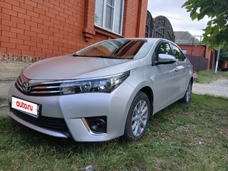 2014 Toyota Corolla XI (E160, E170, E180), серебристый, 1556000 рублей, вид 1