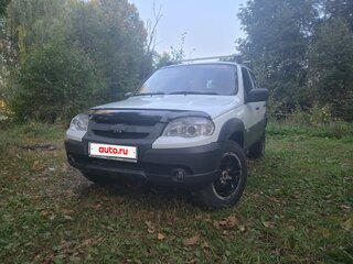 2014 Chevrolet Niva I Рестайлинг, белый, 650000 рублей, вид 2