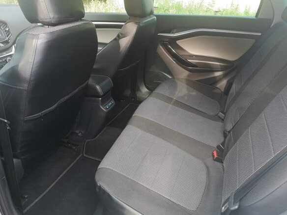2018 Lada (ВАЗ) Vesta SW Cross I, серебристый, 1250000 рублей - вид 5