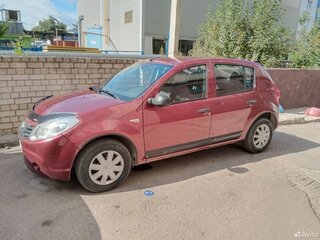 2011 Renault Sandero I, красный, 500000 рублей, вид 2