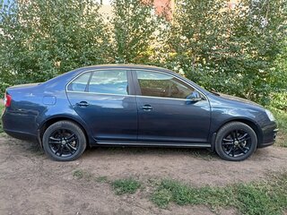 2008 Volkswagen Jetta V, серый, 1300000 рублей, вид 3