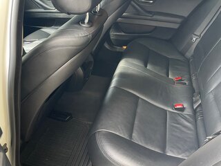 2013 BMW 5 серии 528i xDrive VI (F10/F11/F07) Рестайлинг, белый, 2500000 рублей, вид 5