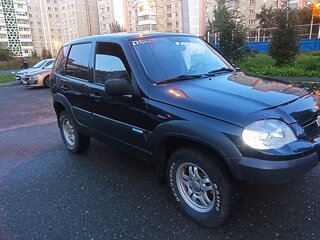 2011 Chevrolet Niva I Рестайлинг, чёрный, 425000 рублей, вид 3