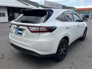 2019 Toyota Harrier III (XU60) Рестайлинг, белый, 2100000 рублей, вид 3