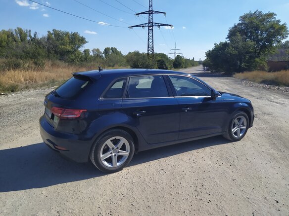 2019 Audi A3 Sportback g-tron III (8V) Рестайлинг, синий, 1800000 рублей - вид 9