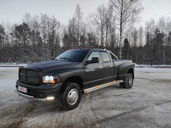 2004 Dodge RAM III (DR/DH), чёрный, 3300000 рублей