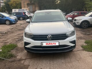 2021 Volkswagen Tiguan II Рестайлинг, белый, 2600000 рублей, вид 1