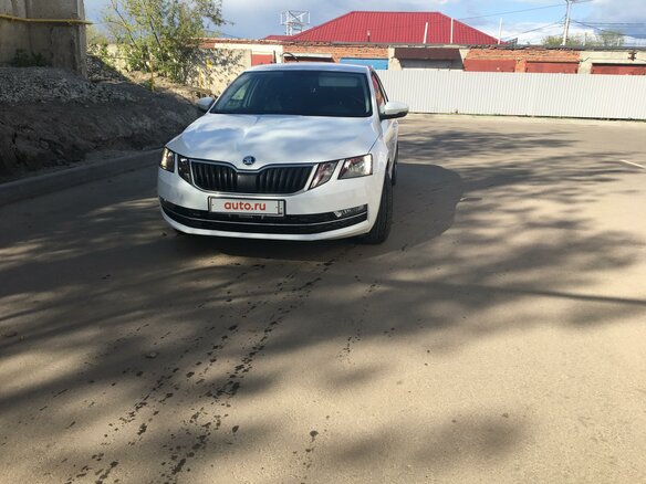 2017 Skoda Octavia III (A7) Рестайлинг, белый, 1350000 рублей - вид 1