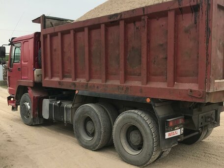 2006 Sinotruk Howo A5, красный, 1300000 рублей, вид 5