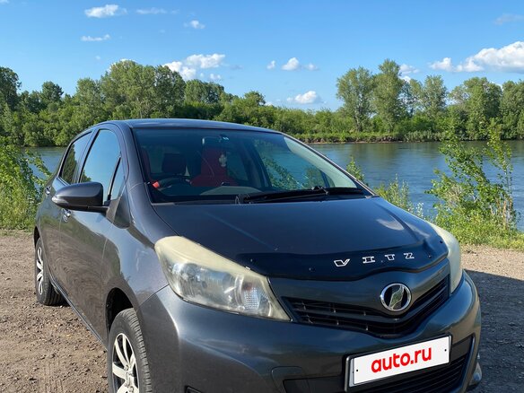 2011 Toyota Vitz III (XP130), серый, 650000 рублей - вид 3