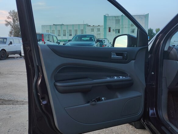 2008 Ford Focus II Рестайлинг, фиолетовый - вид 23