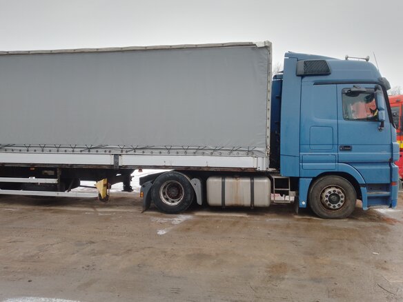 2003 Mercedes-Benz Actros, синий, 2000000 рублей - вид 8