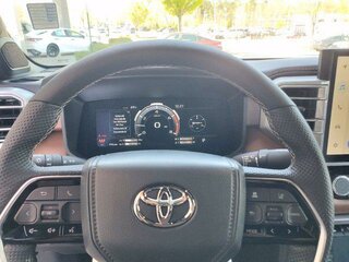 2024 Toyota Tundra CrewMax III, серый, 9848957 рублей, вид 5