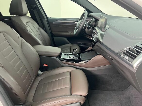 2025 BMW X4 20i II (G02) Рестайлинг, белый, 7870000 рублей - вид 9