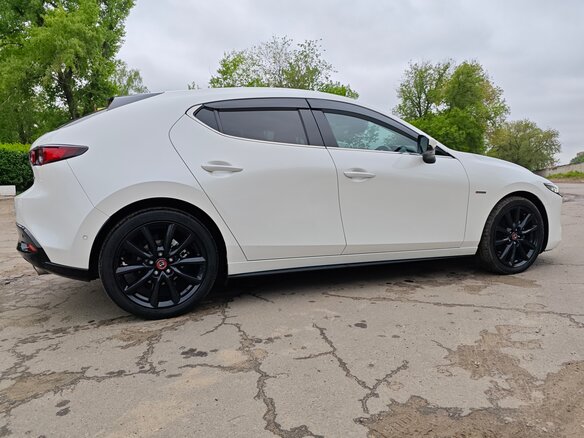 2020 Mazda 3 IV (BP), белый, 2150000 рублей - вид 3
