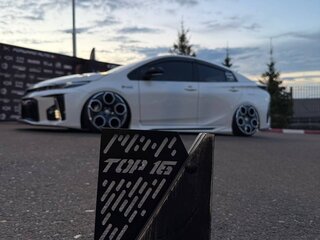 2017 Toyota Prius IV (XW50), белый, 2500000 рублей, вид 2