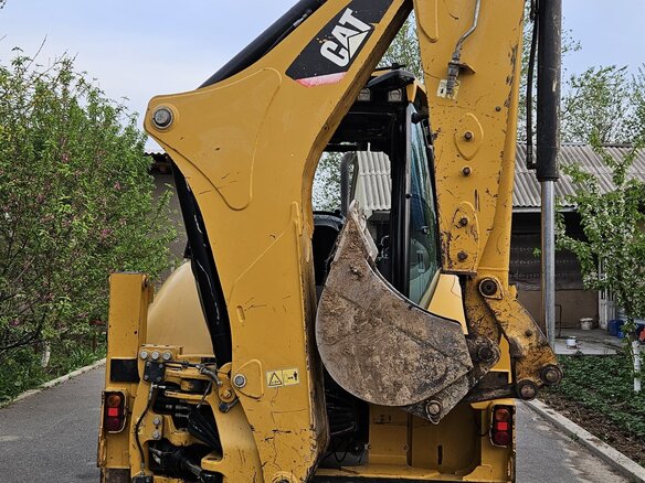 2013 Caterpillar 428, жёлтый, 5700000 рублей - вид 13