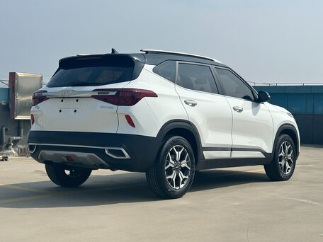 2022 Kia KX3, белый, 2020000 рублей, вид 5