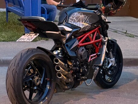 2016 MV Agusta Brutale 800, серый, 900000 рублей, вид 4