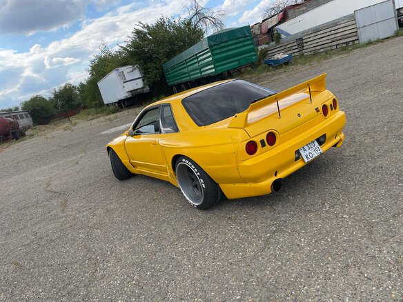 1993 Nissan Skyline VIII (R32), жёлтый - вид 16