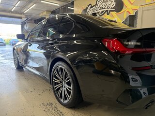 2020 BMW 3 серии 320d xDrive VII (G2x), чёрный, 4075000 рублей, вид 4